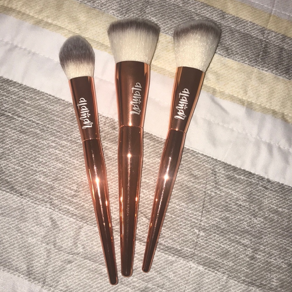 Makeup brushes